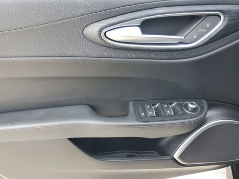 Used 2020 Alfa Romeo Giulia image 18