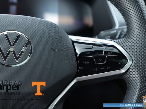 Used 2024 Volkswagen Tiguan SE R-Line FWD image 61