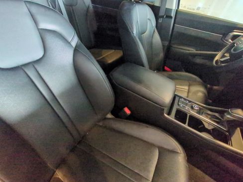Used 2023 Kia Sorento S FWD image 21