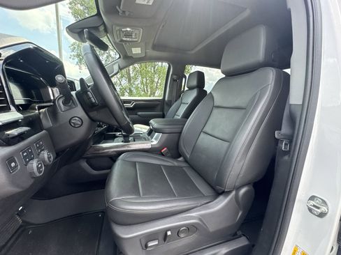 Used 2025 Chevrolet Silverado 1500 LTZ w/ LTZ Premium Package AWD/4WD image 11