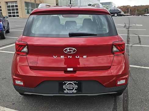 New 2025 Hyundai Venue SEL image 6