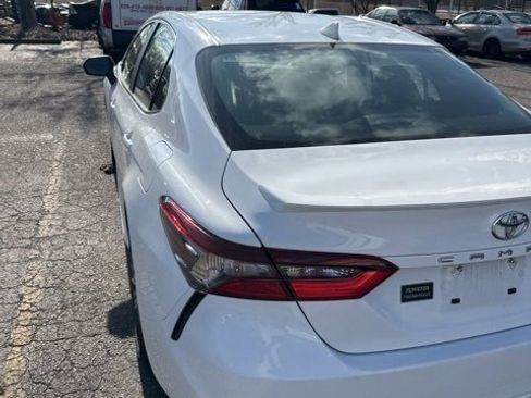Used 2024 Toyota Camry SE image 7