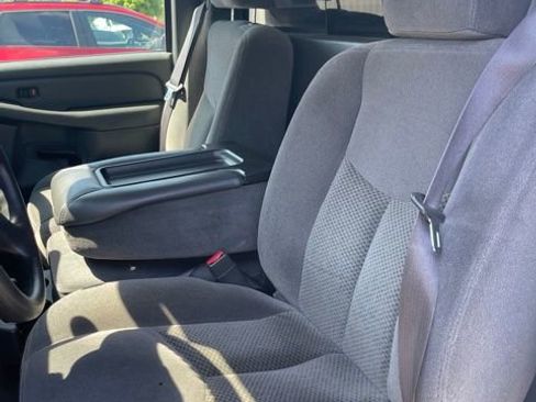 Used 2006 Chevrolet Silverado 2500 W/T RWD image 7