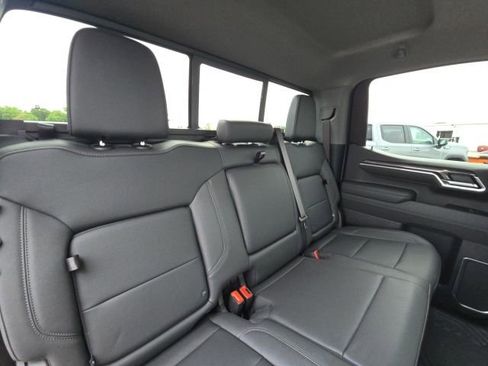 Used 2025 Chevrolet Silverado 1500 LTZ AWD/4WD image 15