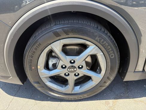 Used 2025 Kia K4 FWD image 30
