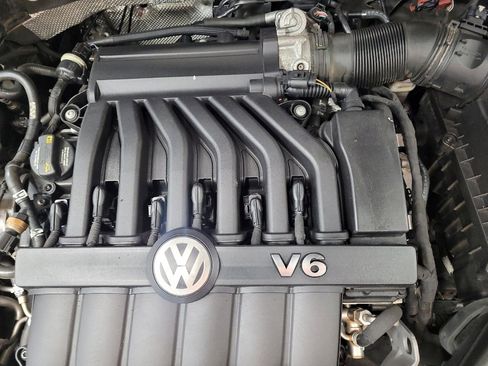 Used 2017 Volkswagen Passat 3.6 SEL Premium image 30