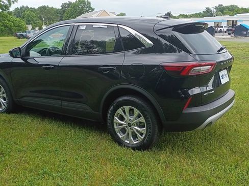 Used 2024 Ford Escape Active AWD/4WD image 5