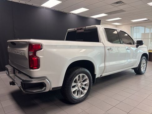 Used 2022 Chevrolet Silverado 1500 LTZ AWD/4WD image 3