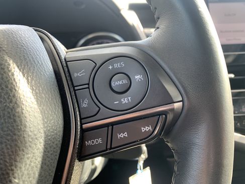 Used 2024 Toyota Camry SE image 20