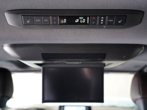 Used 2021 Toyota Sienna Platinum AWD/4WD image 34