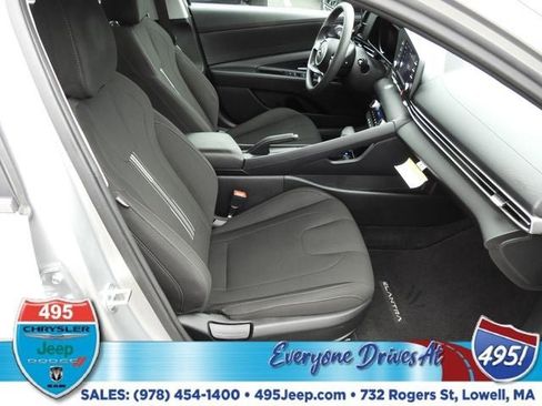 Used 2023 Hyundai Elantra SEL FWD image 10