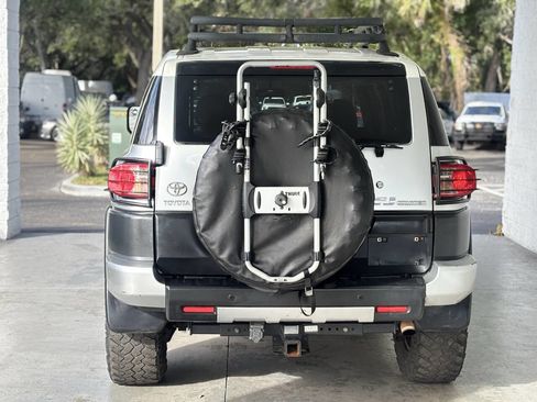 Used 2007 Toyota FJ Cruiser 2WD image 8