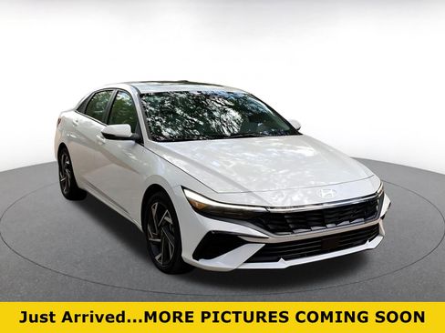 Used 2025 Hyundai Elantra Limited image 1