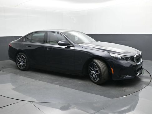 Used 2025 BMW i5 xDrive40 w/ M Sport Package AWD/4WD image 46