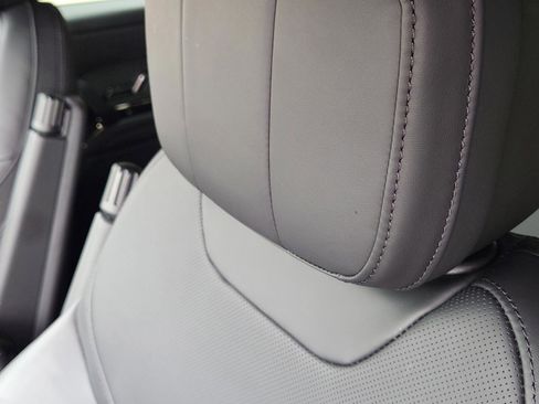 Used 2025 Land Rover Range Rover Sport SE image 15