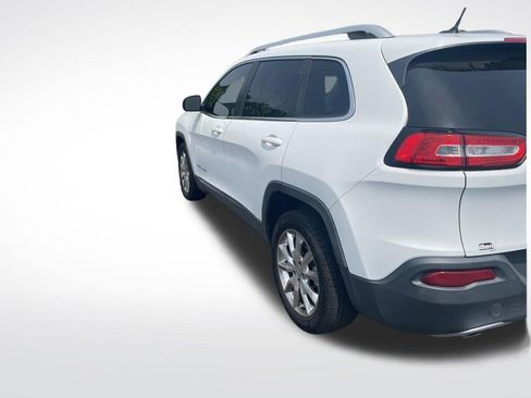Used 2015 Jeep Cherokee Limited w/ Luxury Group FWD image 10