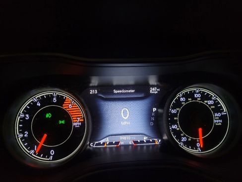 Used 2019 Jeep Cherokee Overland w/ Technology Group image 23