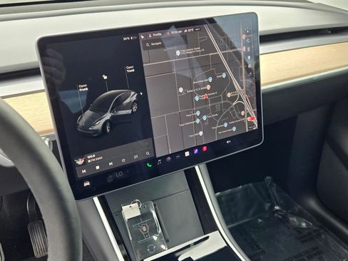 Used 2021 Tesla Model Y Long Range AWD/4WD image 17