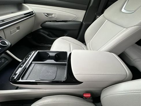 Used 2025 Hyundai Tucson Limited image 26