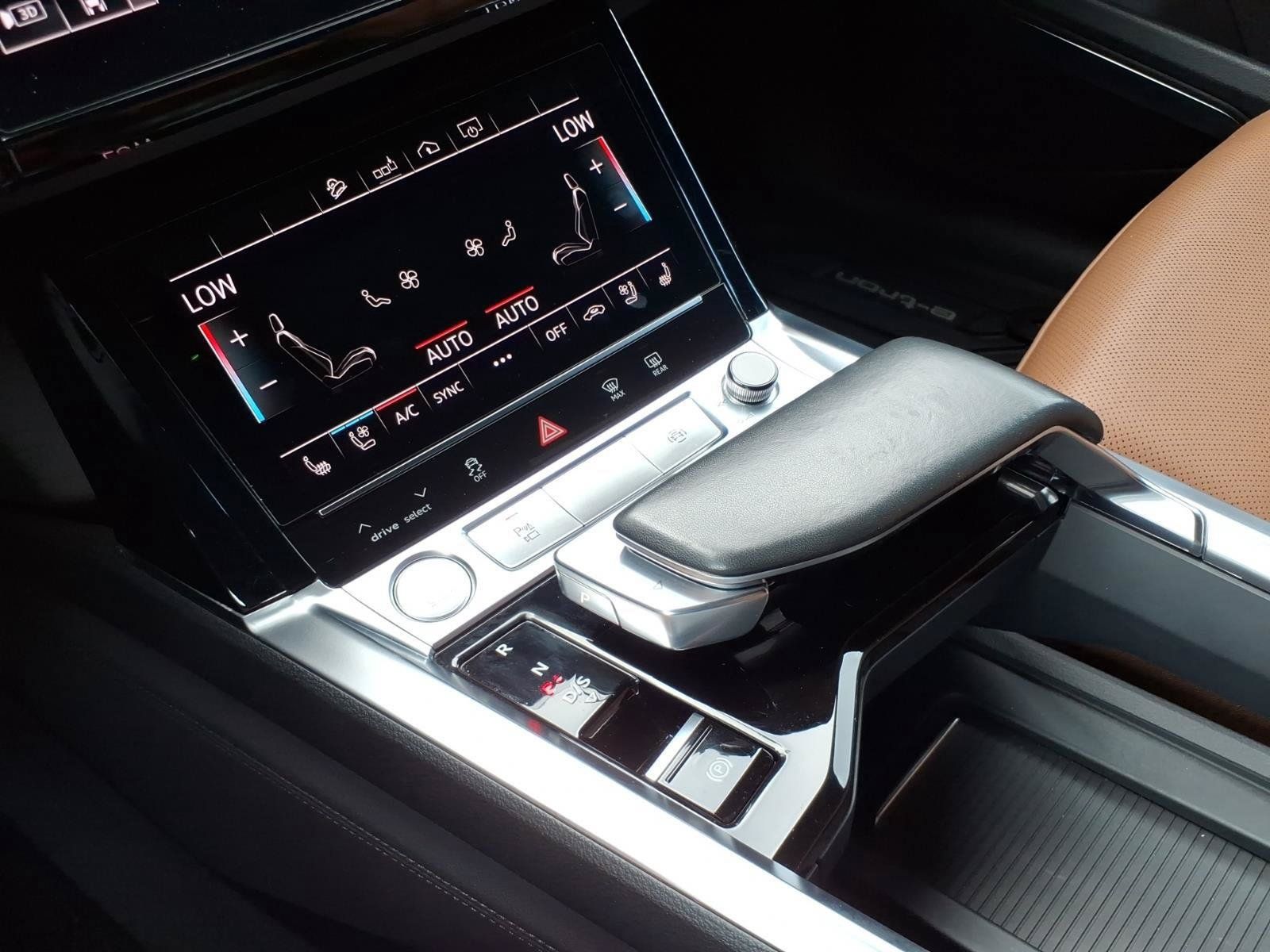 Used 2019 Audi e-tron Premium Plus AWD/4WD image 20