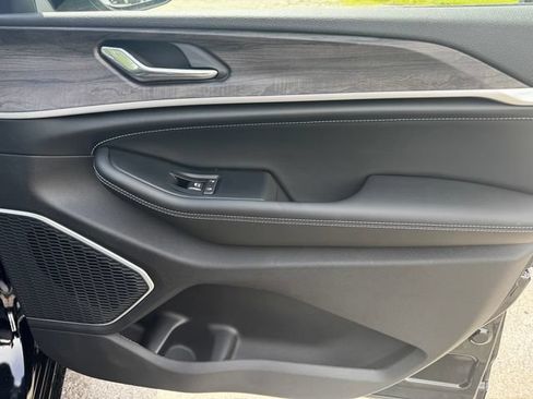 New 2026 Jeep Grand Cherokee Limited AWD/4WD image 13