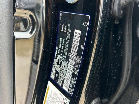 Certified 2025 Toyota 4Runner Limited AWD/4WD image 10