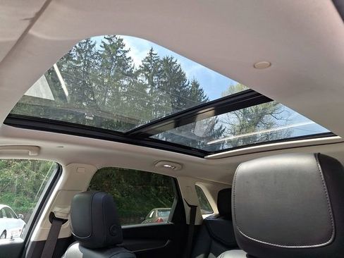 Used 2017 Cadillac XT5 Luxury w/ Driver Awareness Package image 16