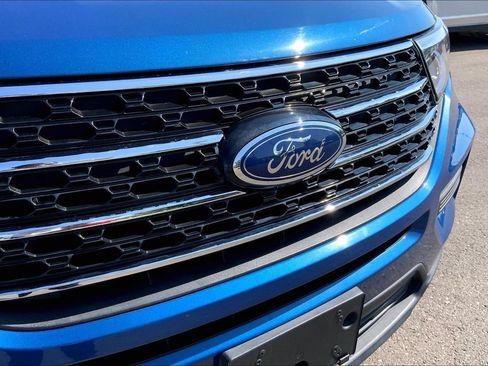 Used 2021 Ford Explorer XLT AWD/4WD image 33