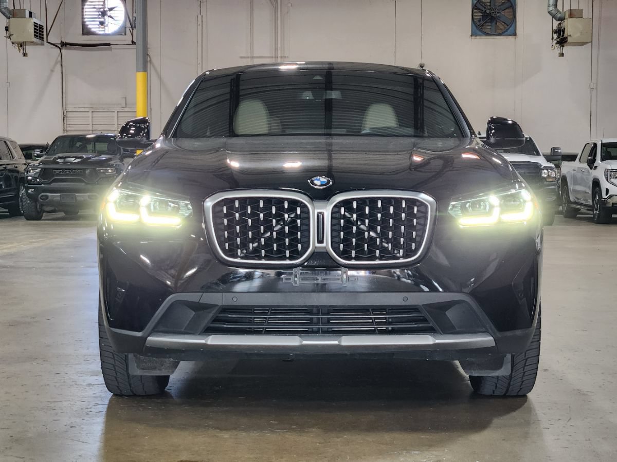 Used 2022 BMW X4 xDrive30i w/ Convenience Package AWD/4WD image 3