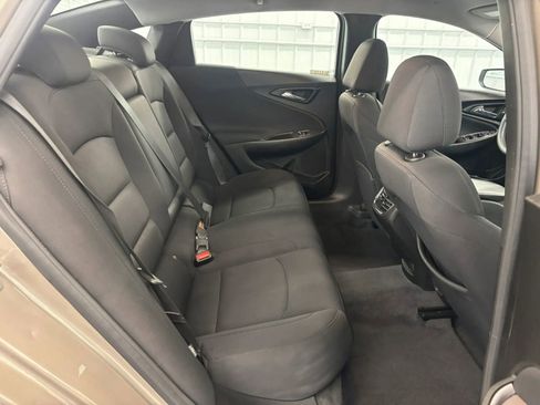 Used 2022 Chevrolet Malibu LT FWD image 34