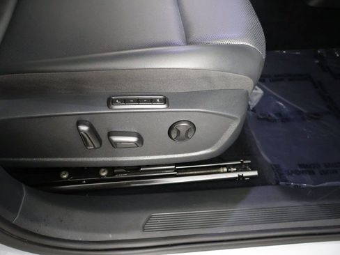 Used 2021 Volkswagen ID.4 Pro S w/ Gradient Package image 33