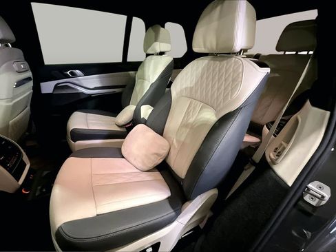 Used 2025 BMW X7 M60i AWD/4WD image 20