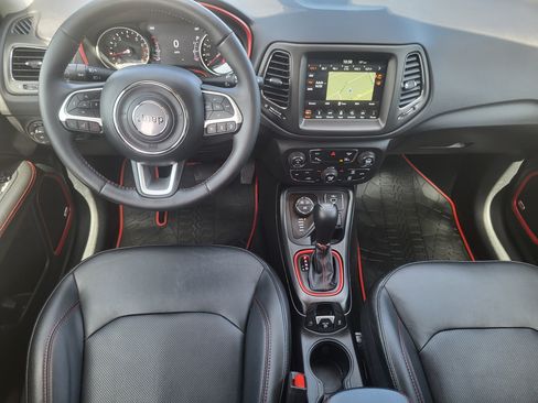Used 2019 Jeep Compass Trailhawk w/ Leather Interior Group AWD/4WD image 21