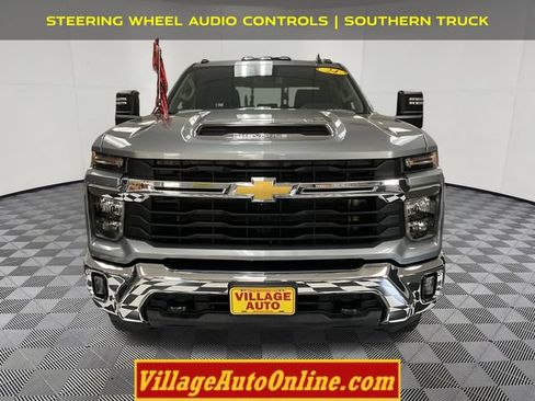 Used 2024 Chevrolet Silverado 2500 LT AWD/4WD image 6