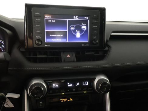 Used 2021 Toyota RAV4 LE AWD/4WD image 36