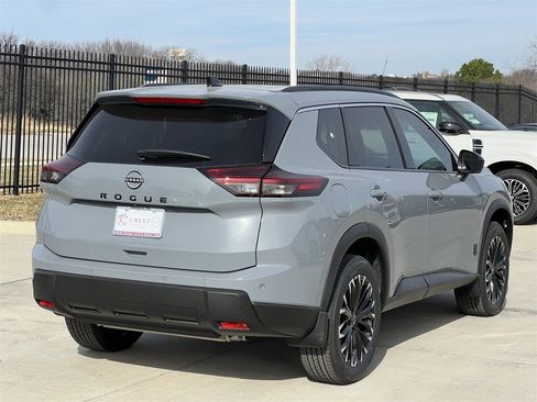 New 2026 Nissan Rogue SV image 4