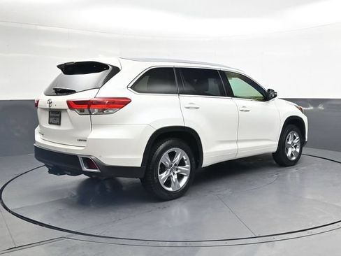 Used 2019 Toyota Highlander Limited FWD image 4