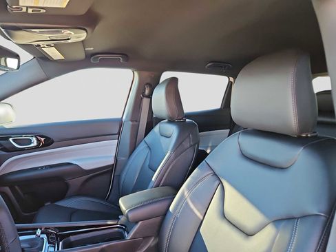 New 2026 Jeep Compass Limited image 15