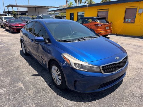 Used 2017 Kia Forte LX FWD image 5