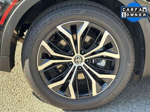 Certified 2025 Toyota Crown XLE image 12