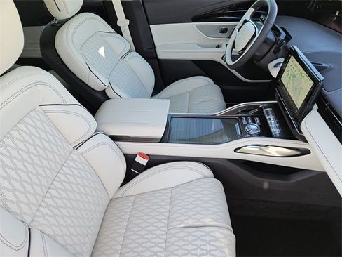 New 2026 Lincoln Nautilus Black Label w/ Jet Appearance Package image 13