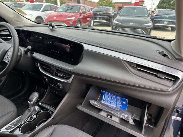 Certified 2024 Buick Encore GX Preferred AWD/4WD image 37