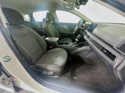 Used 2025 Kia K4 FWD image 29