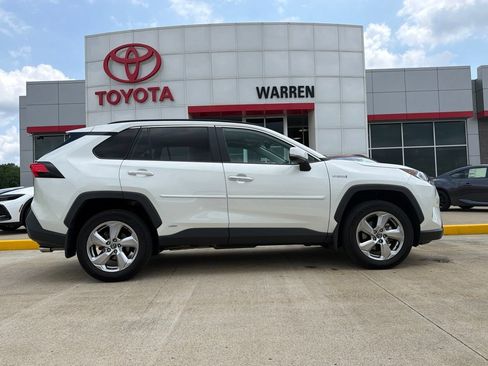 Used 2020 Toyota RAV4 Limited w/ Limited Grade Weather Package AWD/4WD image 3