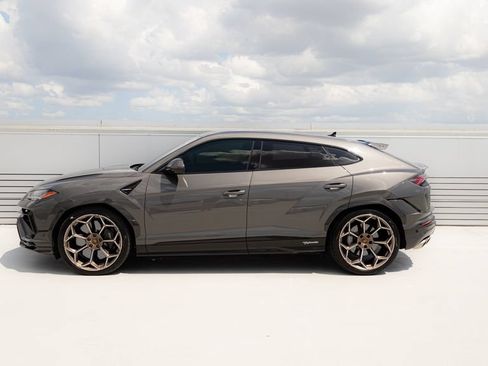 Used 2023 Lamborghini Urus Performante AWD/4WD image 2