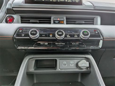 New 2025 Honda Pilot TrailSport image 19