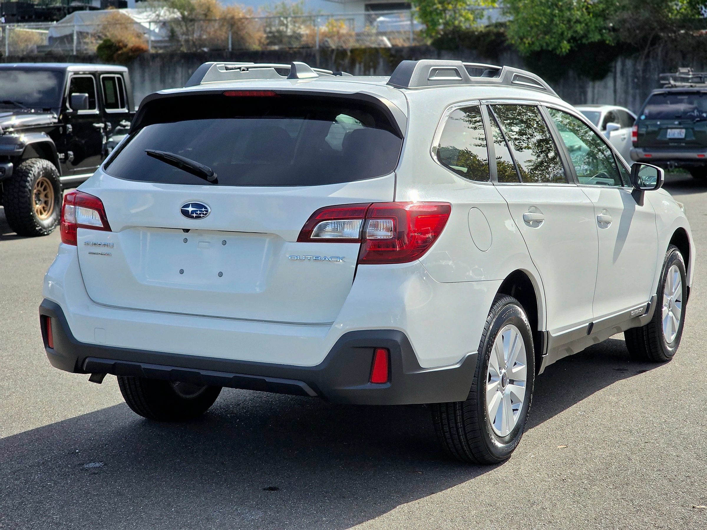 Used 2018 Subaru Outback 2.5i Premium AWD/4WD image 11