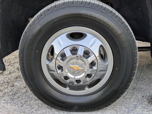 Used 2024 Chevrolet Silverado 3500 LT image 11