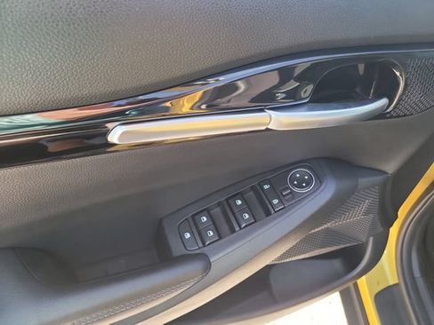 Used 2023 Kia Seltos S w/ Navigation Package FWD image 17