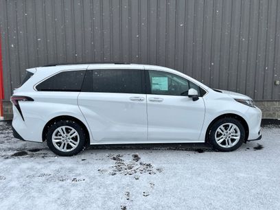 Used 2025 Toyota Sienna XLE w/ XLE Plus Package